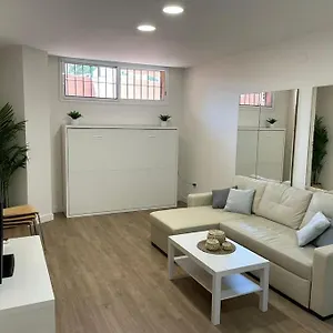 https://precioso-estudio-recin-reformado-con-piscina.1costadelsol.com