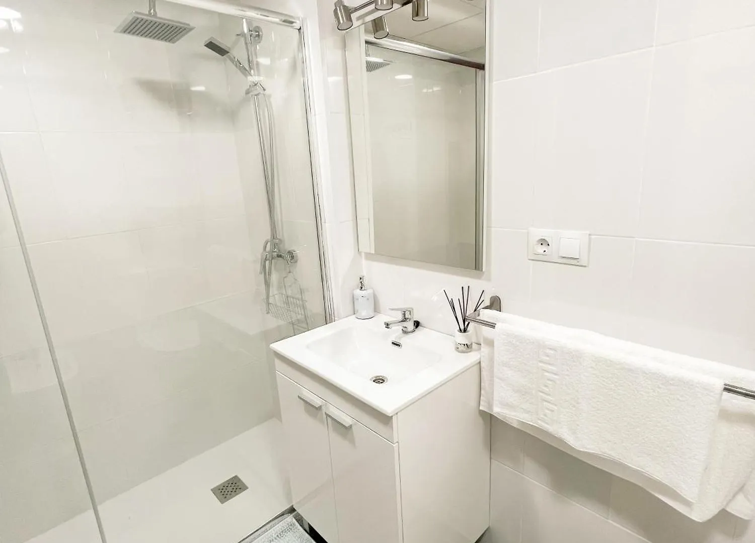 Cozy And Bright Flat With Pool Apartment Torremolinos Spain